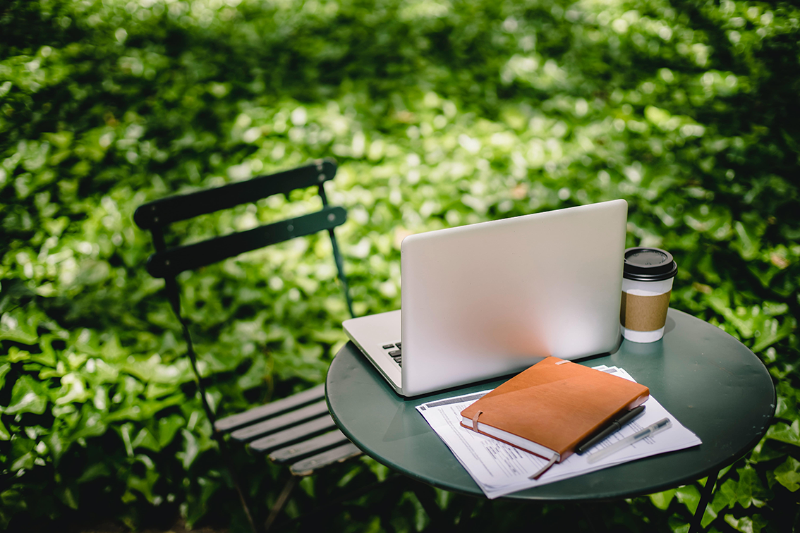 HOW TO FIND A LAPTOP FOR DIGITAL NOMADS & BUSINESS TRAVELLERS